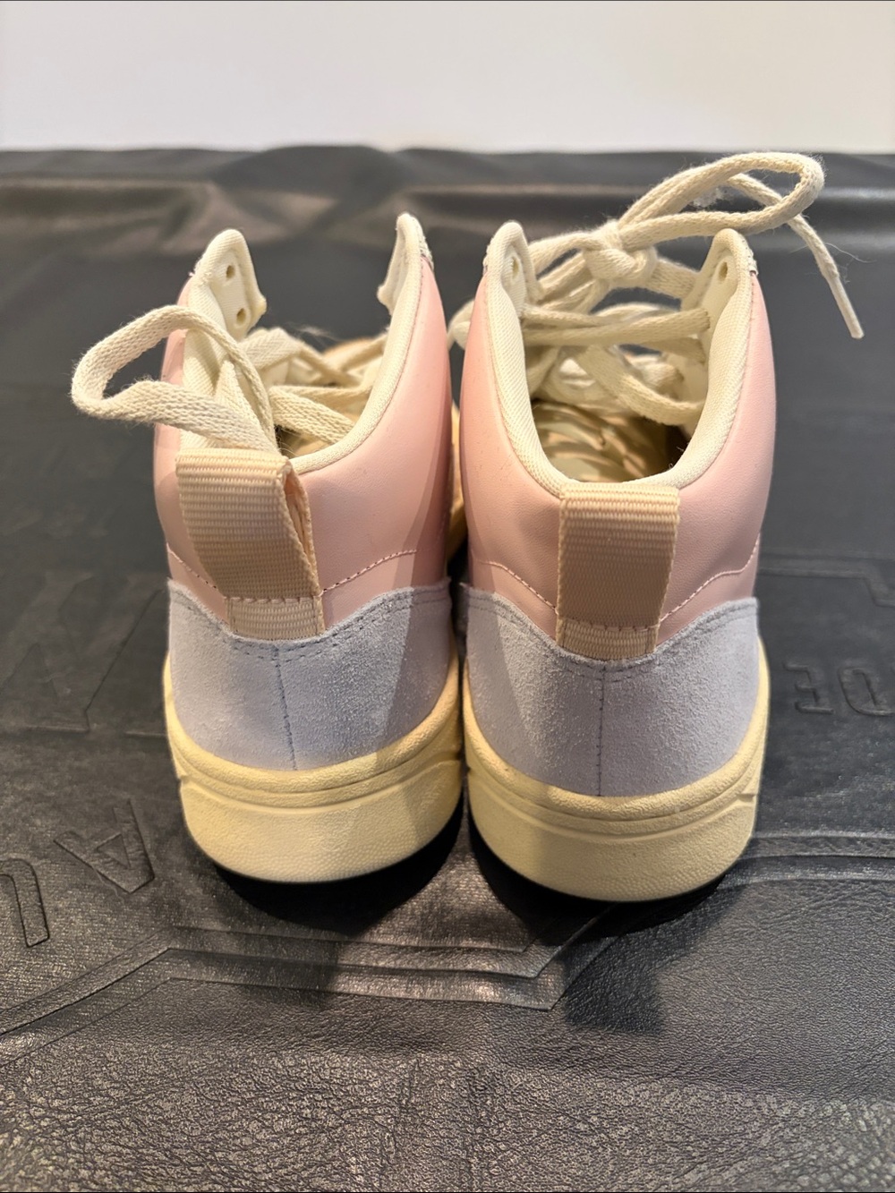 Veja V 15 Mid-Top Sneaker in Pink, Cream and Peach Size 7US 38EU - Picture 3 of 6